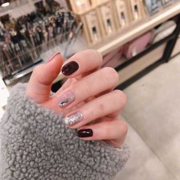 去除手上的指甲油，不用去美甲店